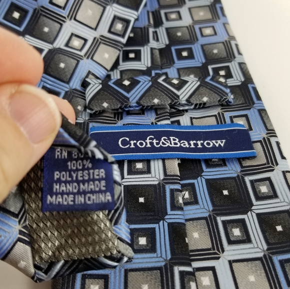 CROFT & BARROW | geometric pattern tie - Picture 2 of 2